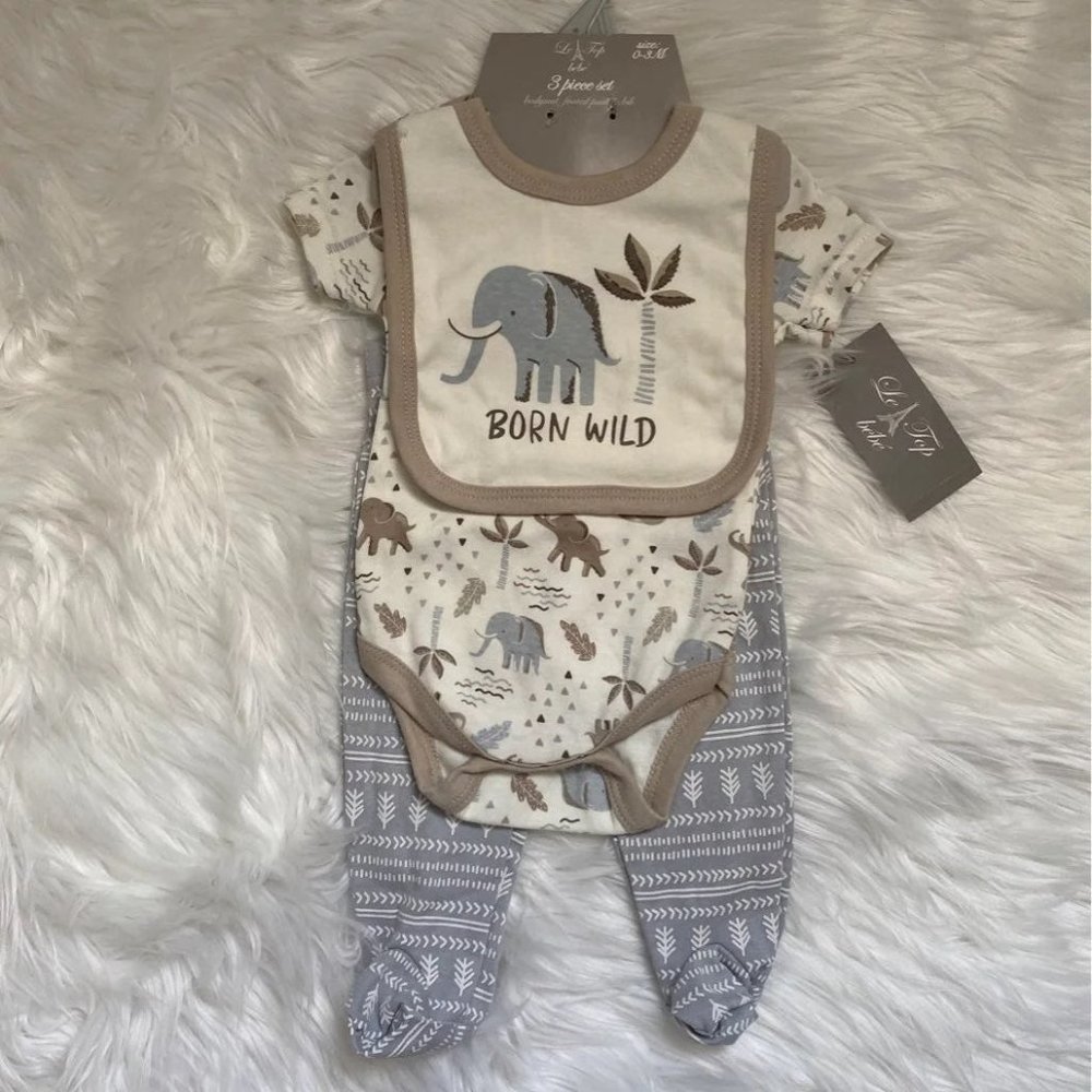NWT Baby Infant Le Top Bebe 3pc. Bodysuit, footed pants, & bib Size 0-3 months